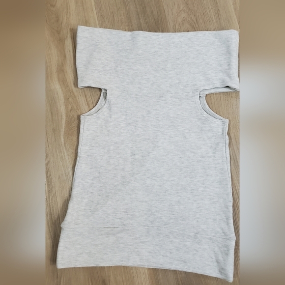 Cupcakes & Cashmere sleeveless off the shoulder sweater. Super soft. Size S - Picture 6 of 8